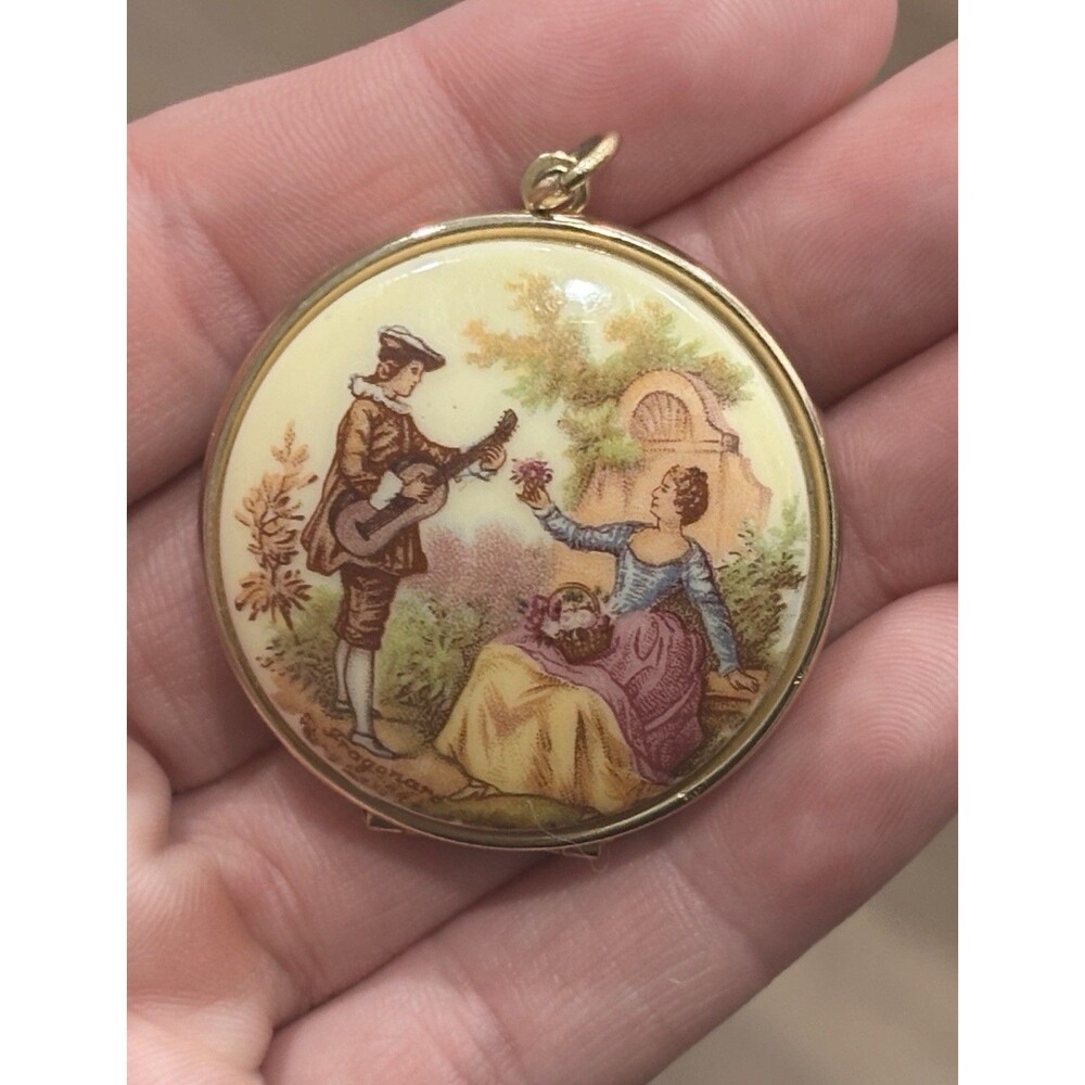 Vintage Photo Locket Pendant Gold Tone Round Large Fragonard Courting Couple